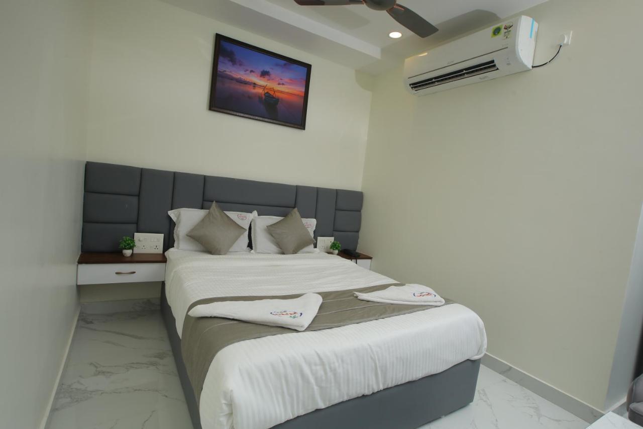 Radha Rani Residency Hotel Khammam Bagian luar foto