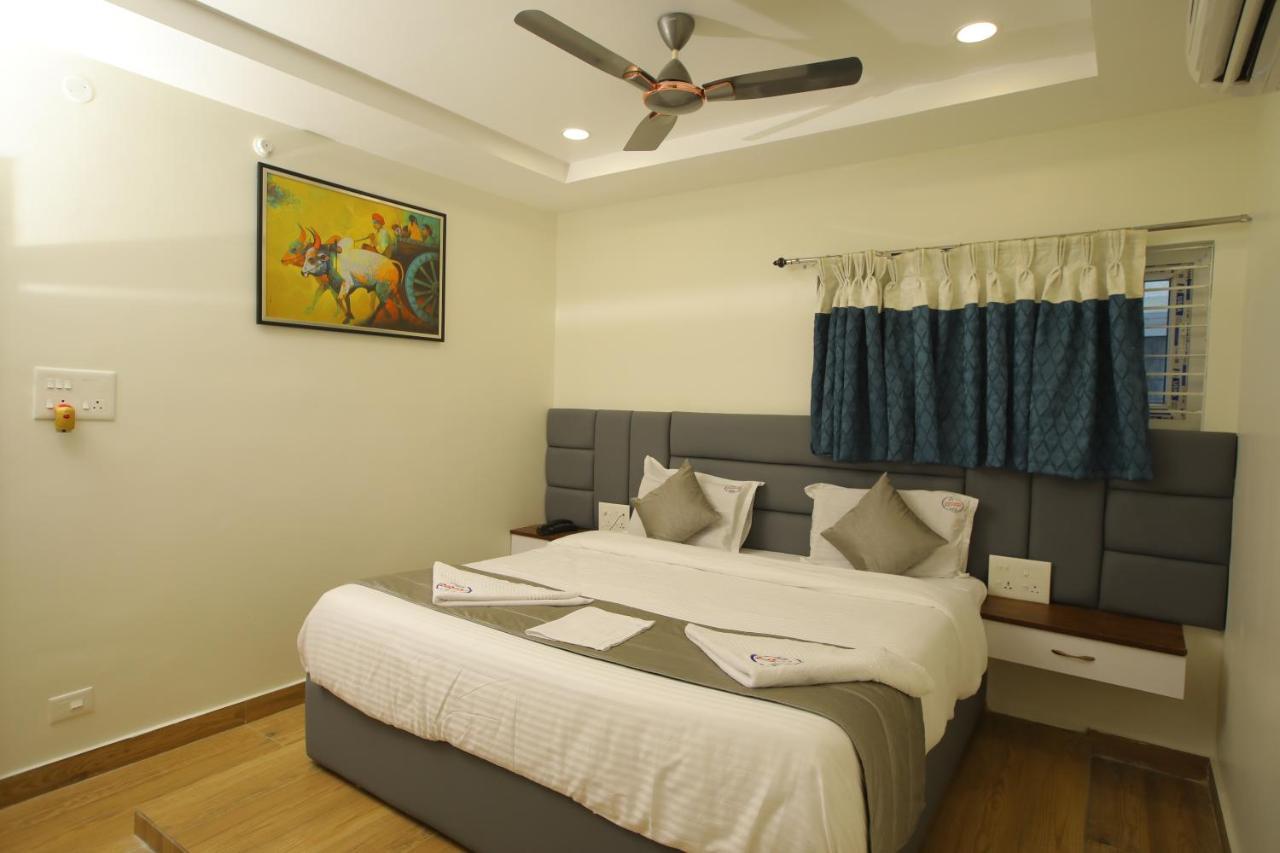 Radha Rani Residency Hotel Khammam Bagian luar foto