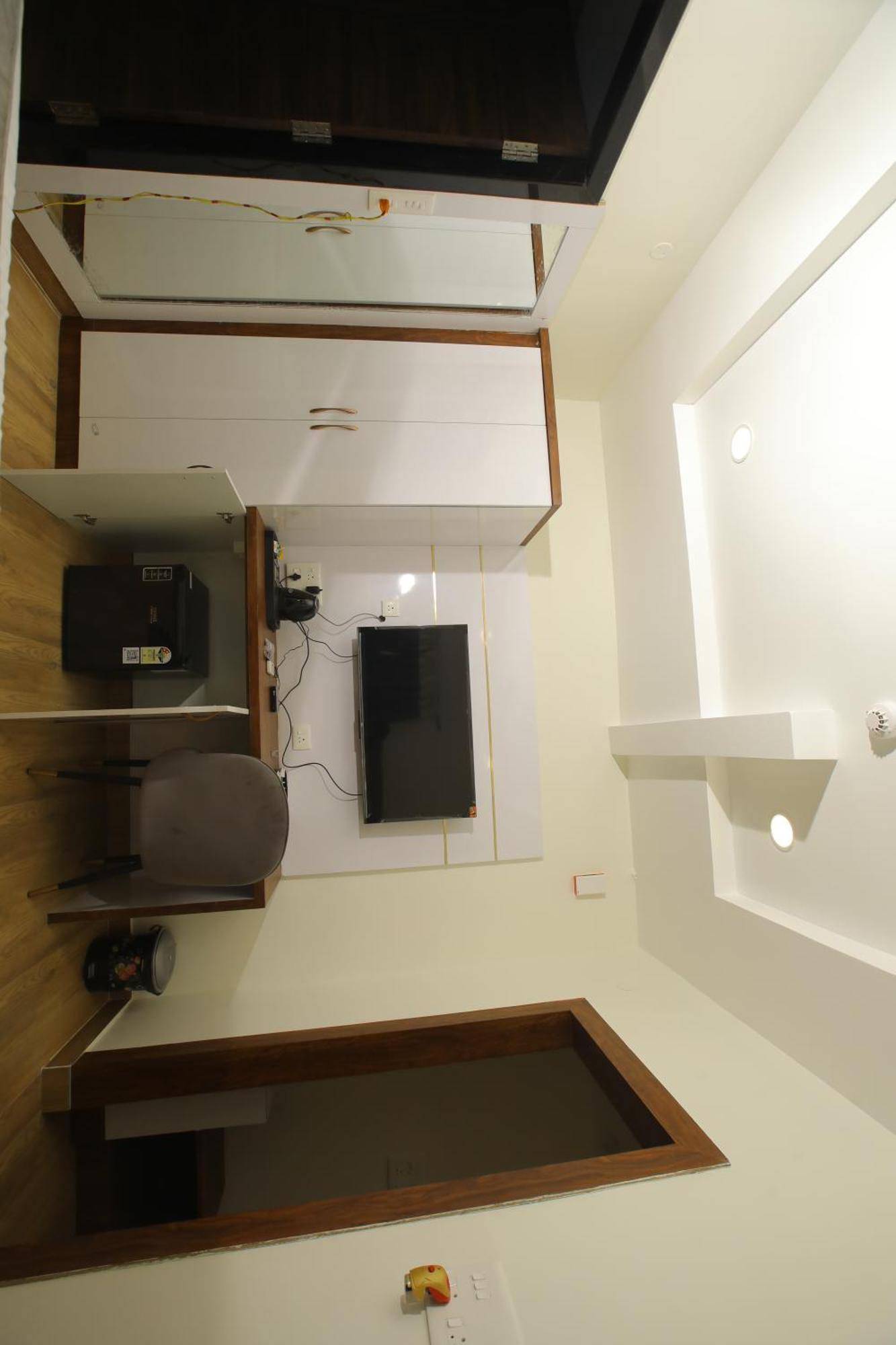 Radha Rani Residency Hotel Khammam Bagian luar foto